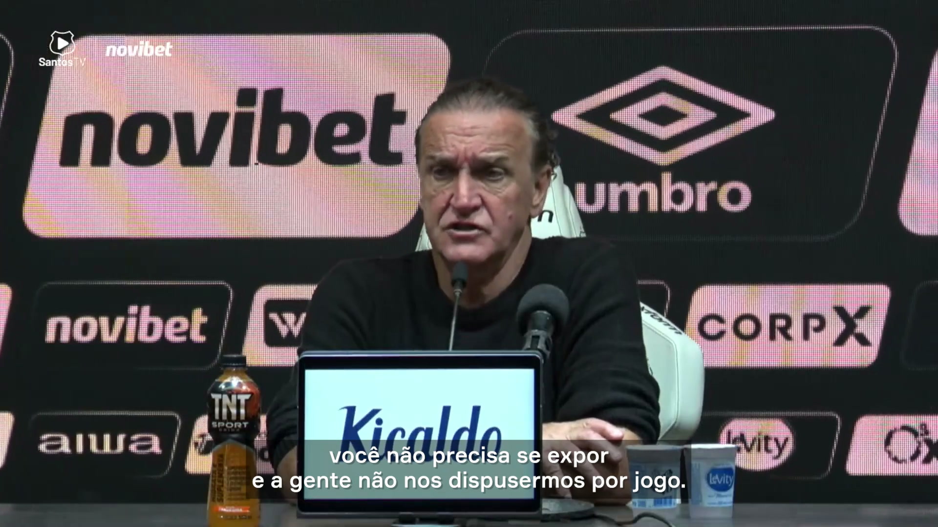 cuca:-“ha-muito-tempo-nao-via-o-santos-comemorar-uma-vitoria-assim”