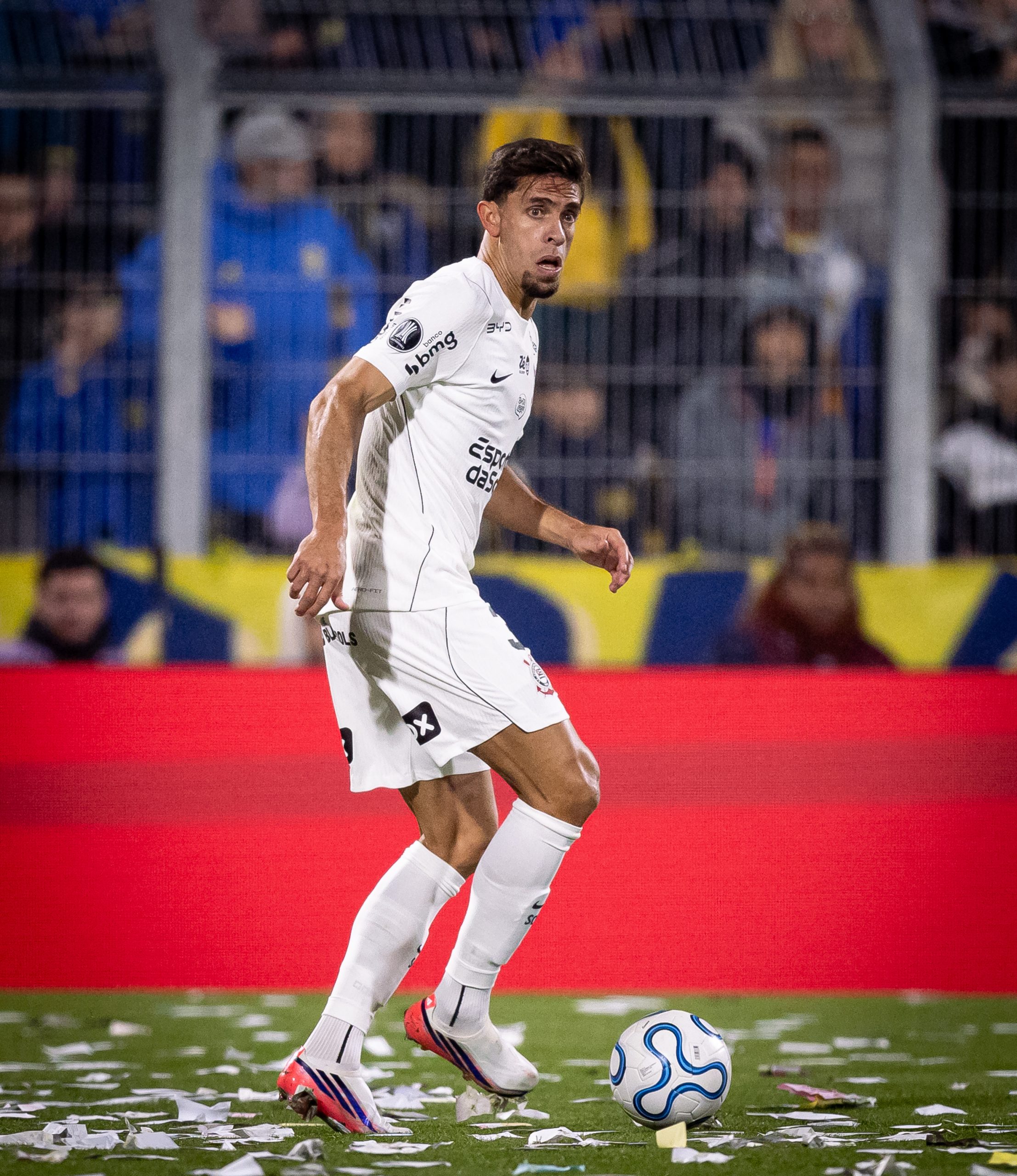 gabriel-paulista-deixa-jogo-contra-o-cruzeiro-com-dores-e-vira-preocupacao-no-corinthians