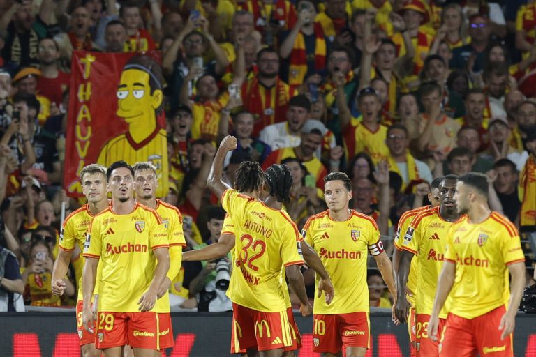 lens-vence-psg-e-conquista-supercopa-da-franca-pela-primeira-vez