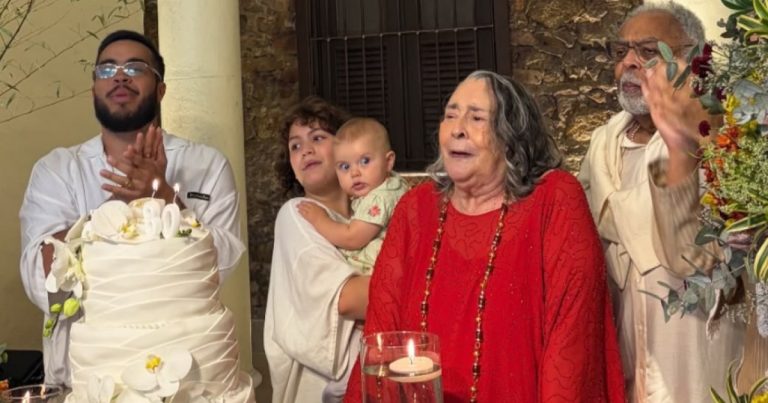 sandra-gadelha,-mae-de-preta-gil,-celebra-80-anos-com-festa-intimista-no-rio