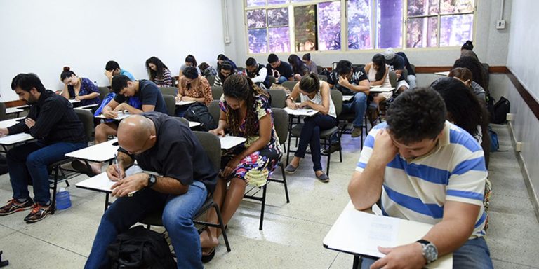 encceja-e-no-proximo-domingo;-saiba-como-consultar-locais-de-provas