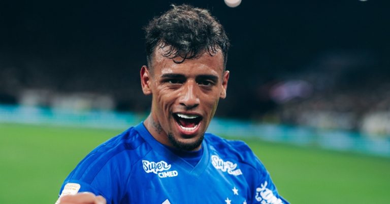 ex-bahia,-lucho-rodriguez-estreia-pelo-cruzeiro-com-assistencia-em-vitoria-sobre-o-corinthians