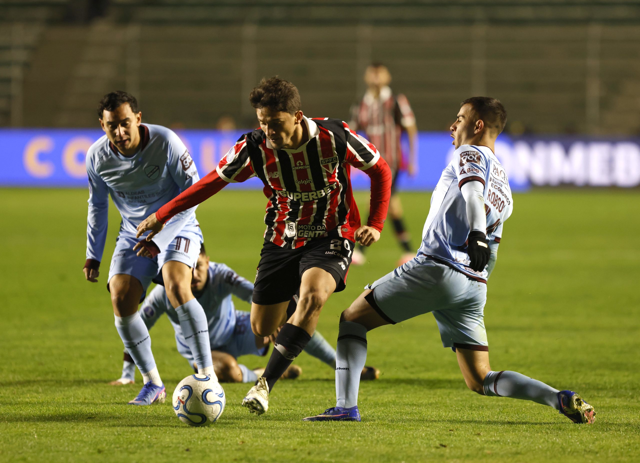 sao-paulo-x-bolivar:-saiba-onde-assistir-ao-jogo-de-volta-das-oitavas-da-sul-americana