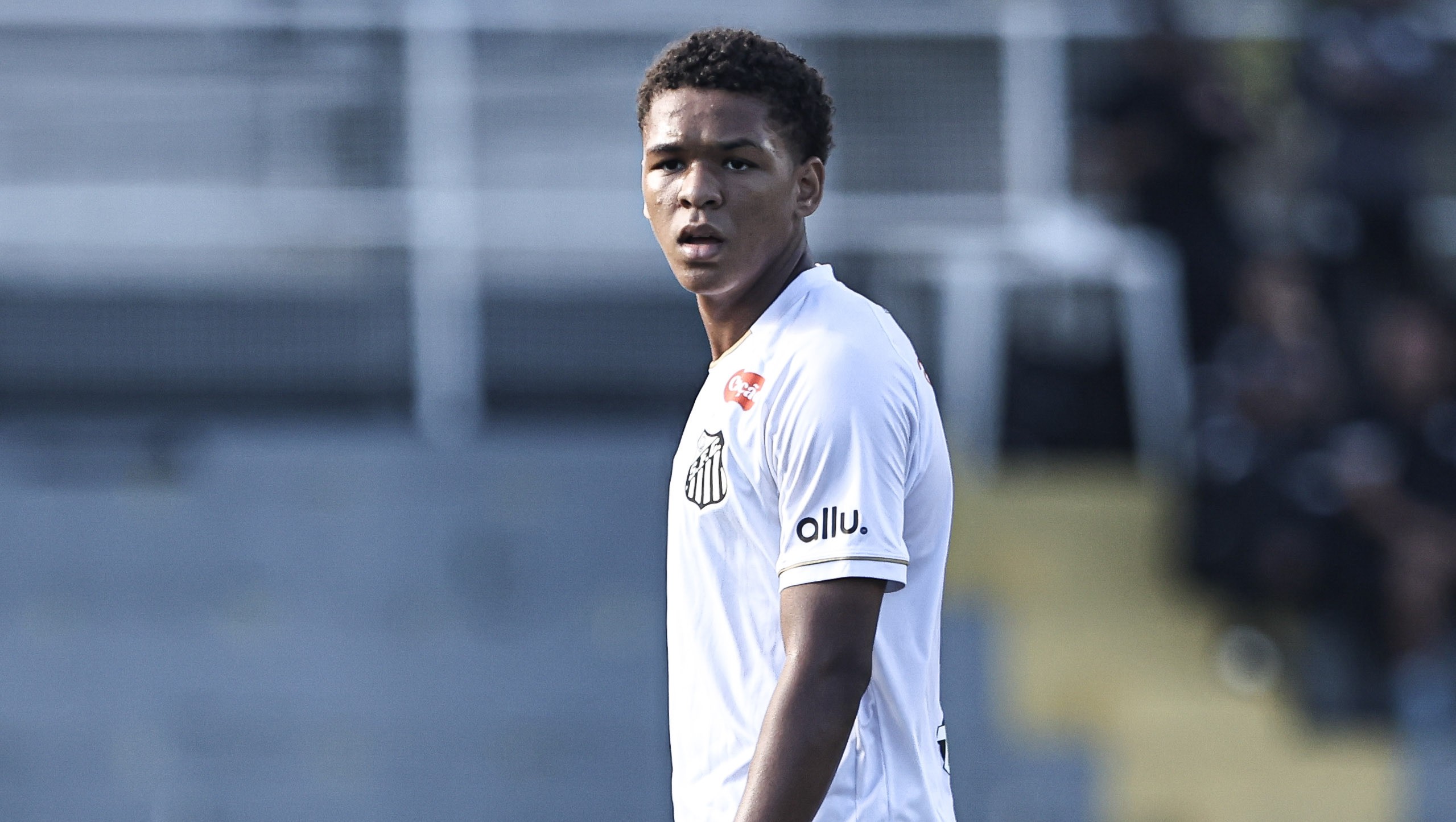 joia-do-santos-marca-tres-gols-pelo-paulistao-sub-17-e-chama-atencao-por-velocidade