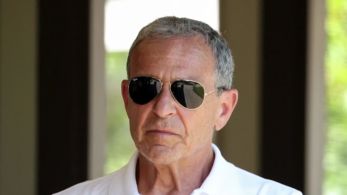 ex-ceo-da-disney-deve-controlar-83%-dos-lakers-apos-novo-acordo