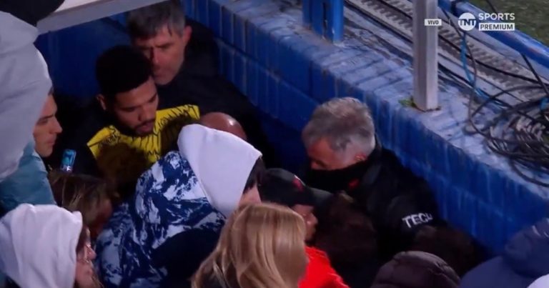 video:-tecnicos-trocam-agressoes-apos-empate-entre-velez-e-defensa-y-justicia-na-argentina