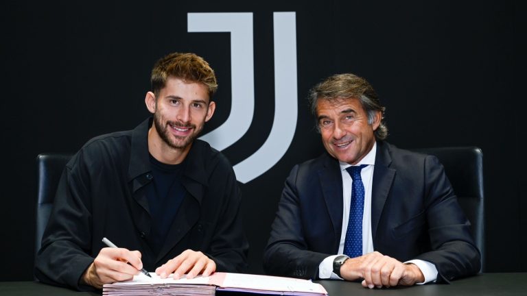 juventus-anuncia-a-contratacao-do-goleiro-guglielmo-vicario,-ex-tottenham