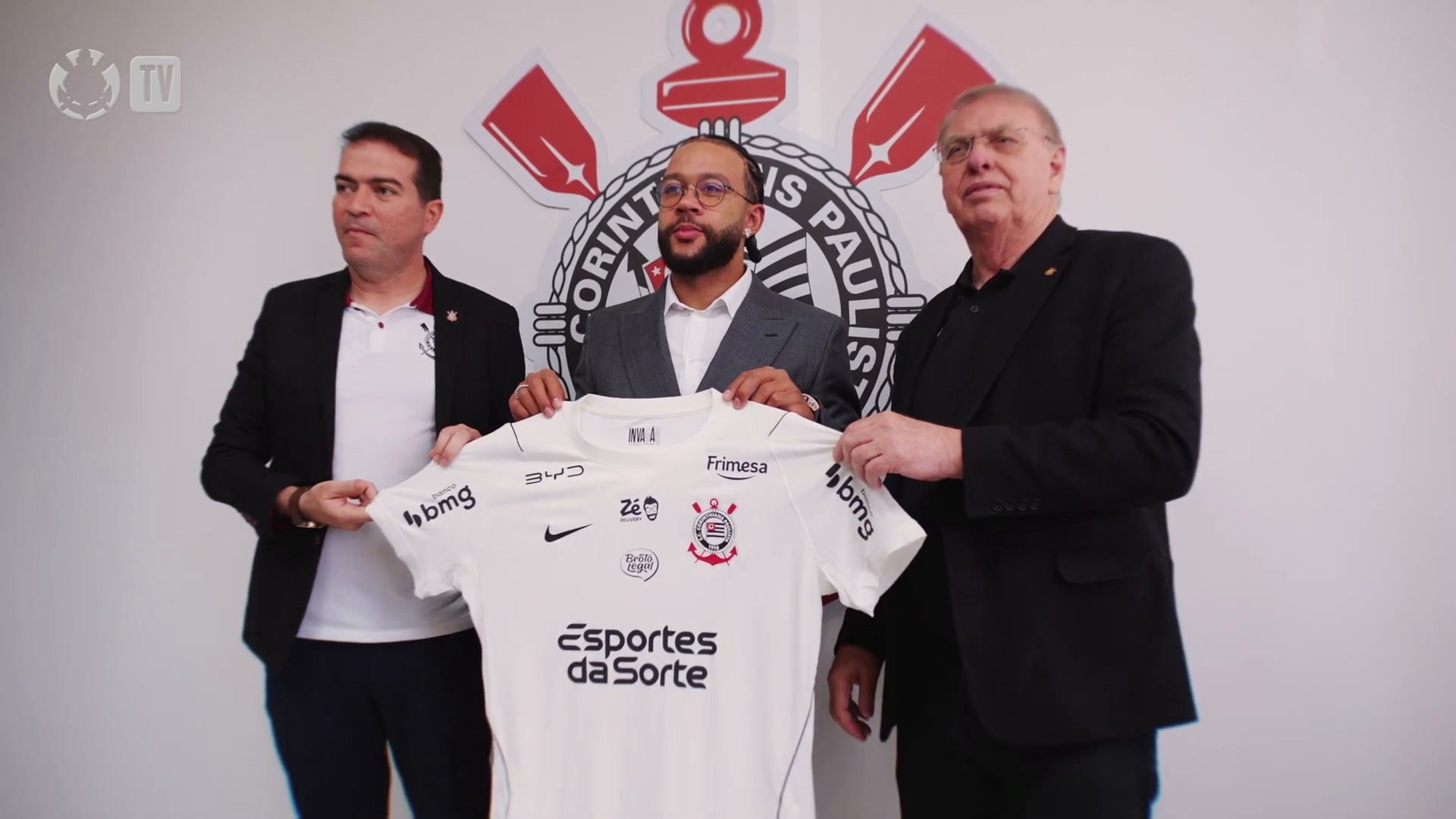 memphis-renova-com-o-corinthians:-‘apoio-da-torcida-foi-algo-extraordinario’