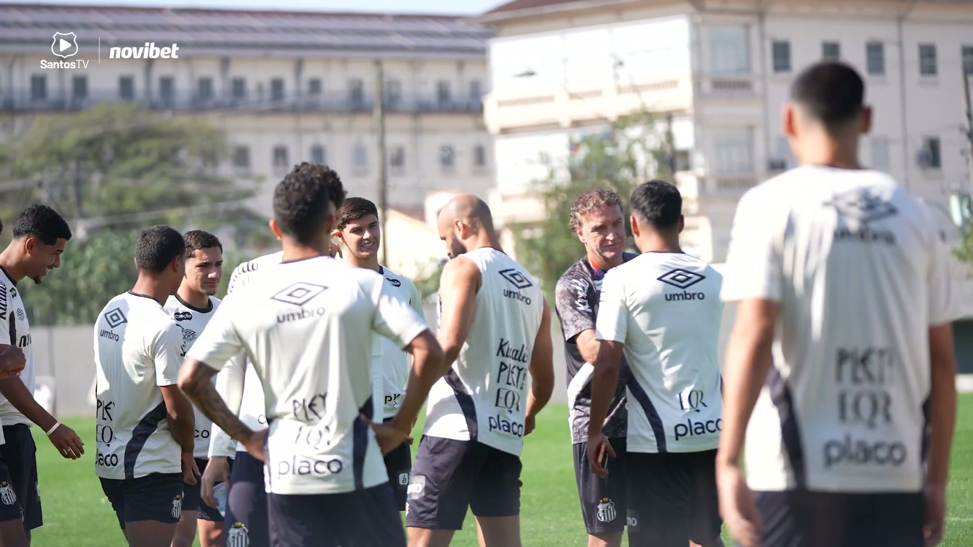 santos-treina-no-ct-rei-pele-antes-da-viagem-para-o-equador