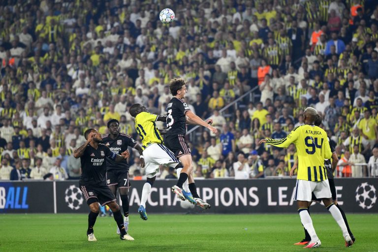 veja-fotos-de-fenerbahce-x-lyon-pela-liga-dos-campeoes