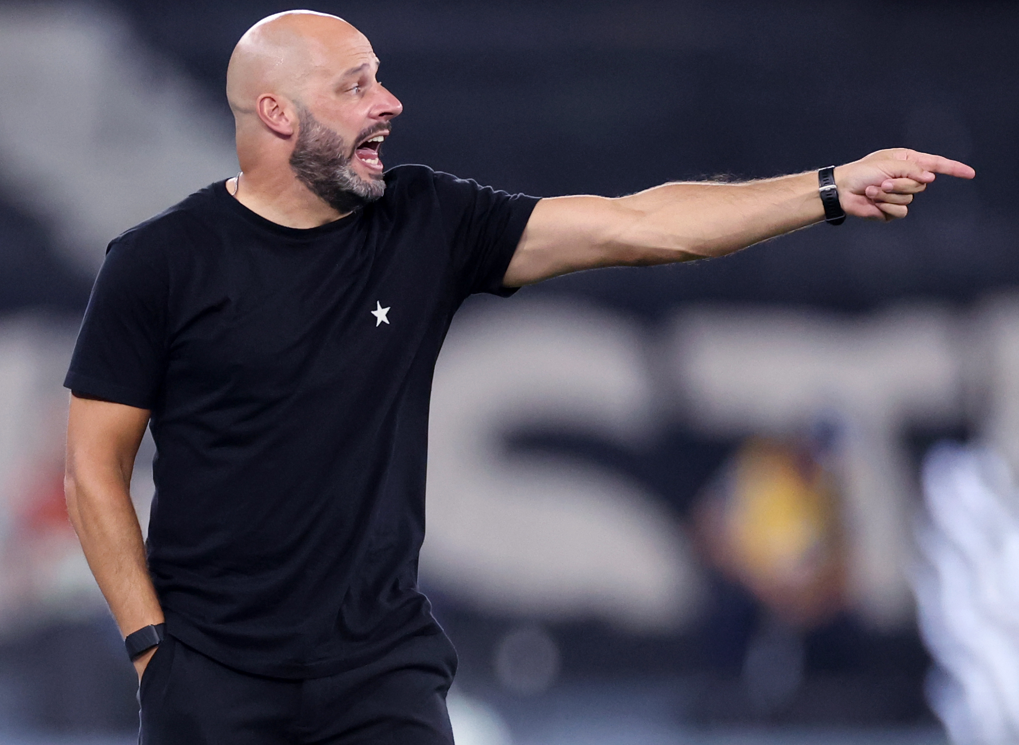 botafogo-anuncia-demissao-do-tecnico-franclim-carvalho