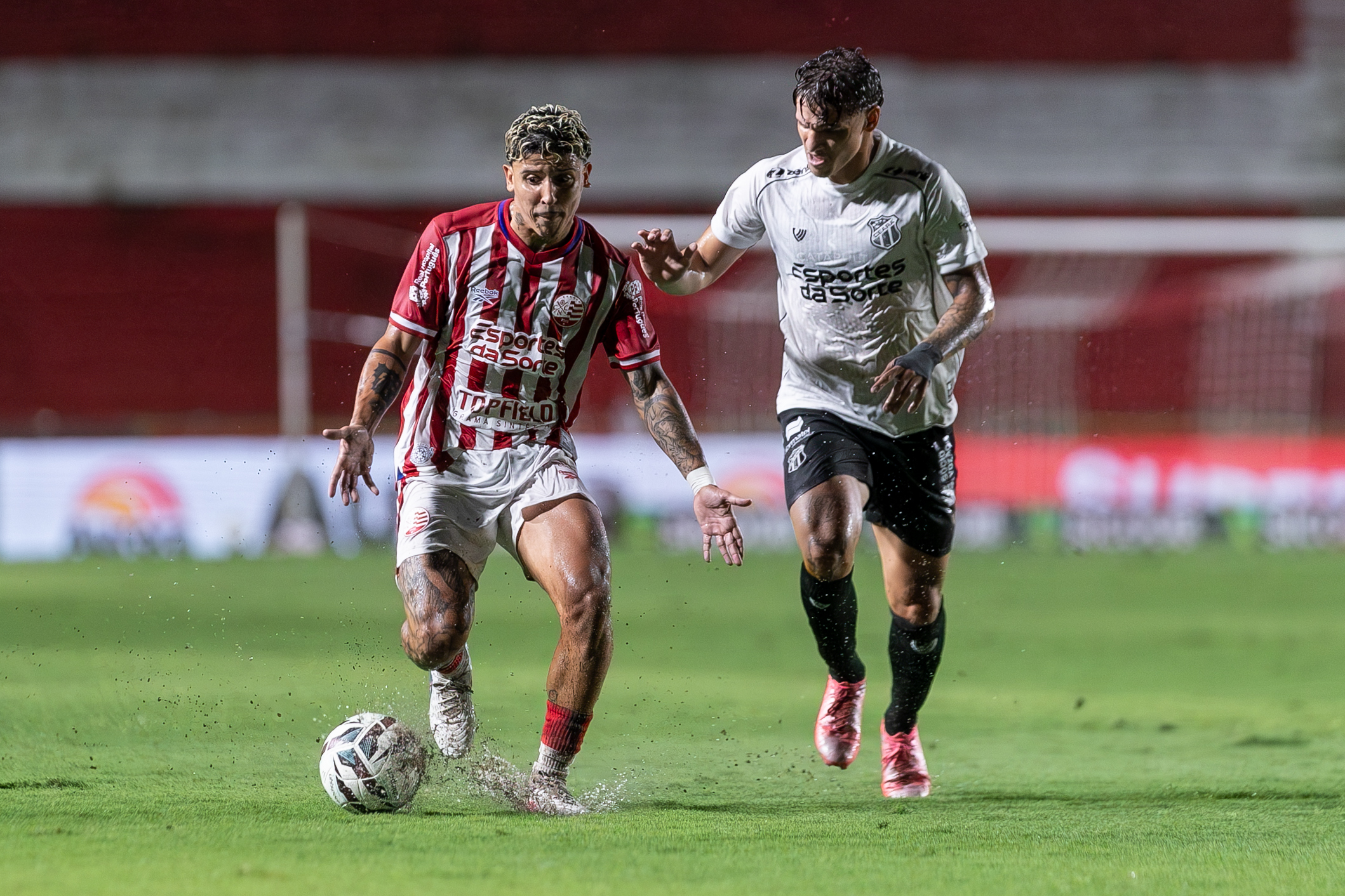 nautico-vence-o-ceara,-se-afasta-do-z4-e-chega-a-cinco-jogos-invicto-na-serie-b