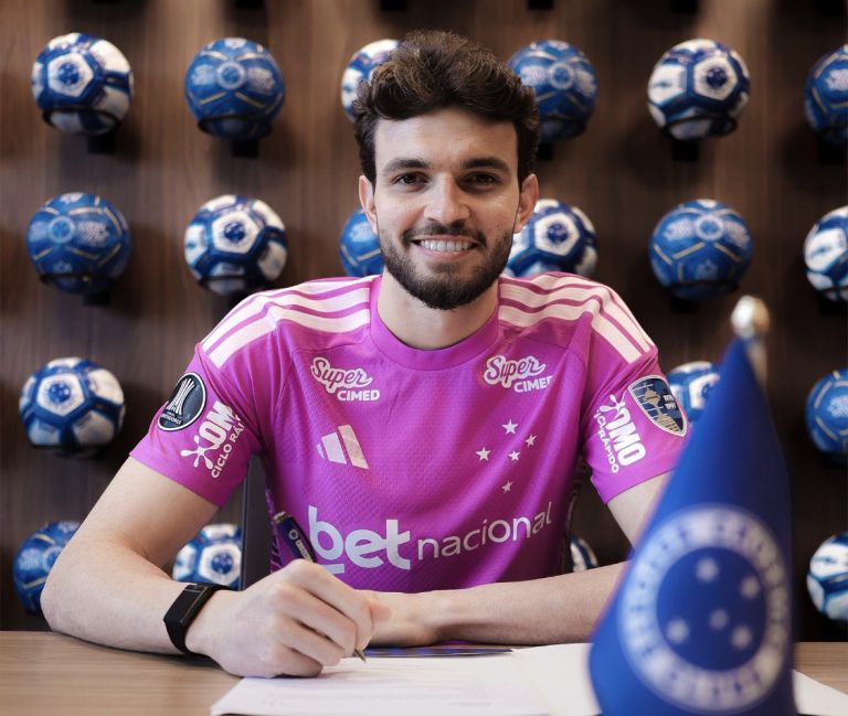 cruzeiro-acerta-renovacao-de-contrato-com-goleiro-otavio-ate-2031;-veja-detalhes