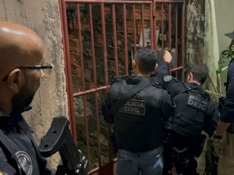 trio-e-preso-durante-operacao-contra-roubo-de-eletronicos-em-salvador