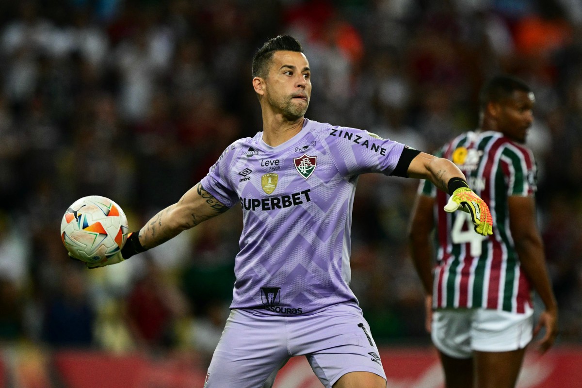 fabio-salva!-goleiro-pega-dois-penaltis-e-classifica-o-fluminense-na-libertadores;-veja
