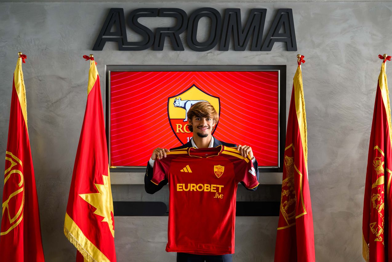 joia-do-futebol-portugues,-rodrigo-mora-e-anunciado-pela-roma