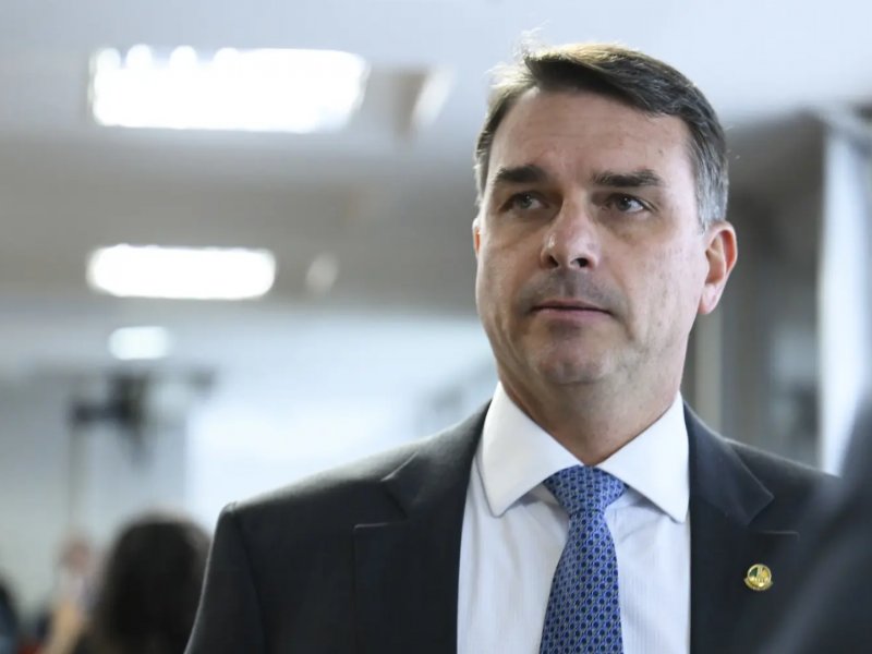 pf-instaura-inquerito-para-investigar-fraude-em-filiacao-de-flavio-ao-missao