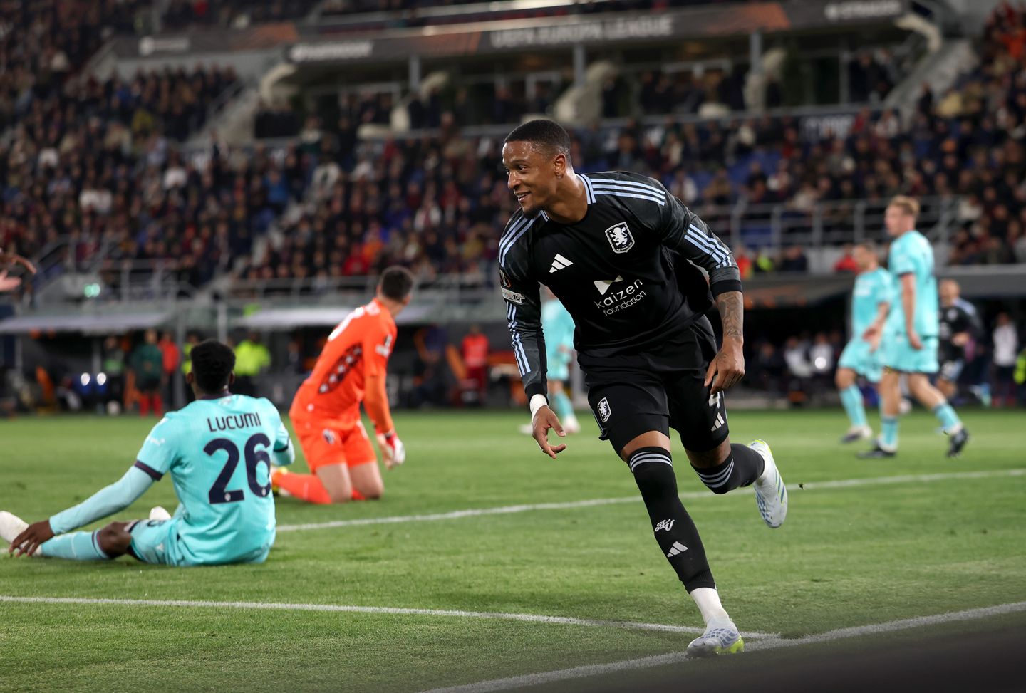 arsenal-chega-a-acordo-com-aston-villa-para-contratar-zagueiro-ezri-konsa