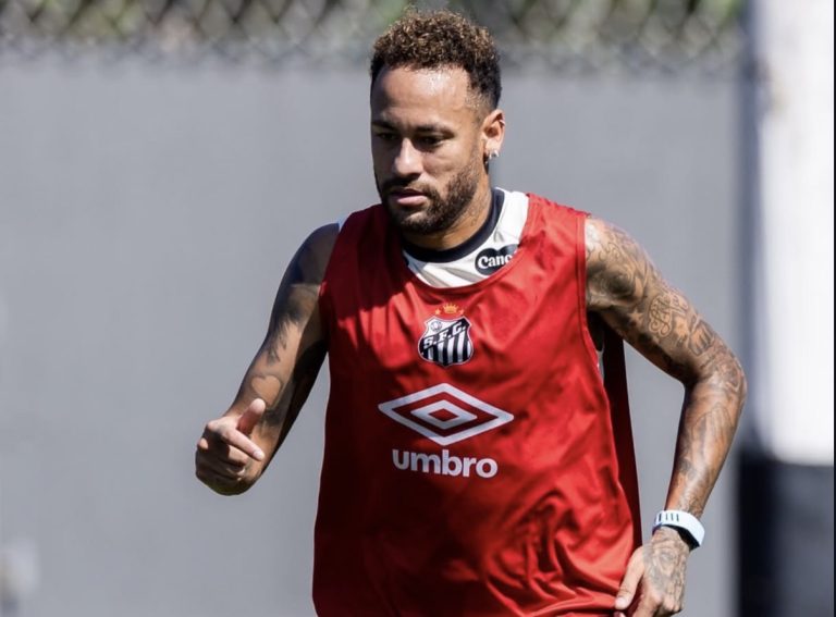 poupado-pelo-santos,-neymar-treina-com-jogadores-que-nao-viajaram-ao-equador