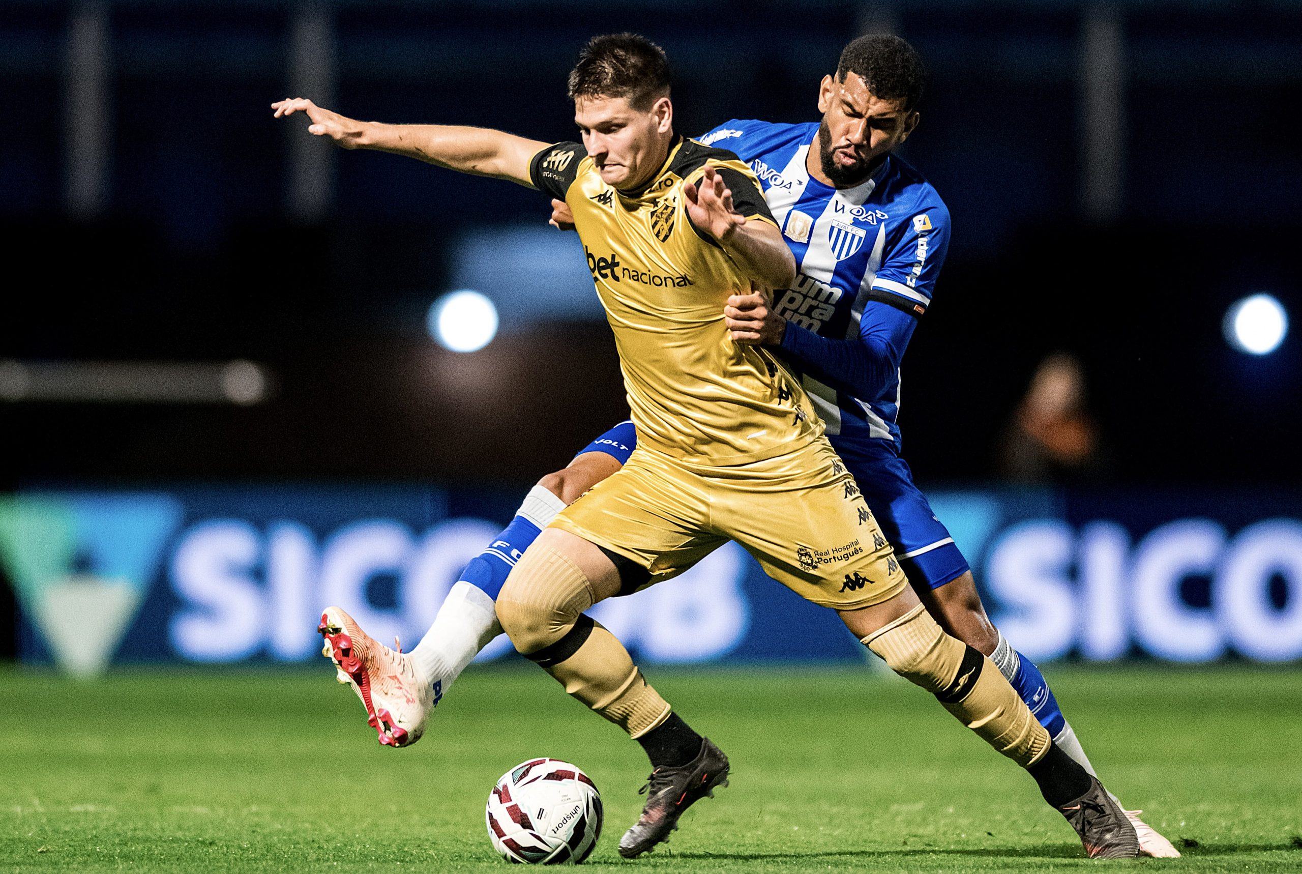 de-virada,-avai-vence-o-sport-e-deixa-o-z4-da-serie-b
