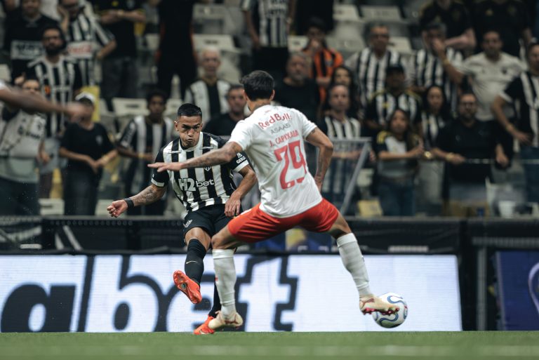veja-fotos-do-duelo-entre-atletico-mg-e-red-bull-bragantino-pela-sul-americana