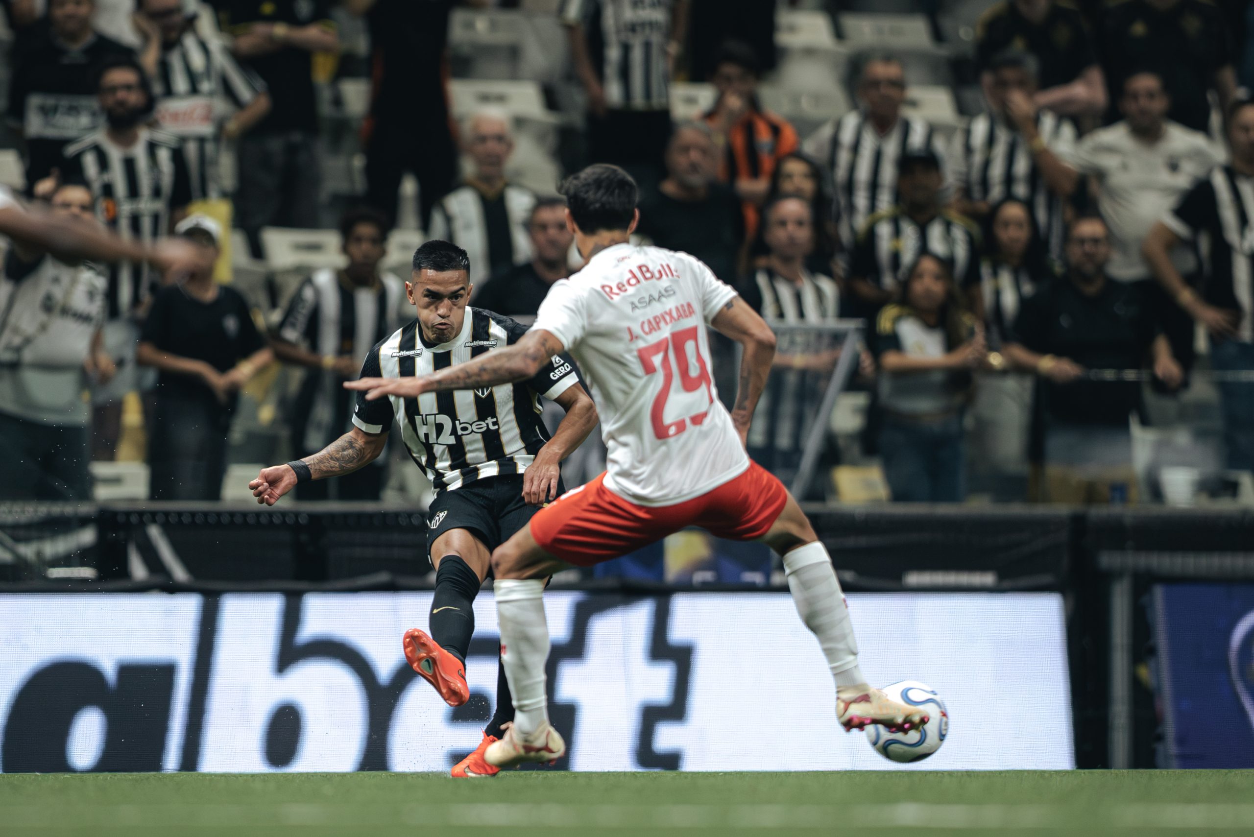 veja-fotos-do-duelo-entre-atletico-mg-e-red-bull-bragantino-pela-sul-americana