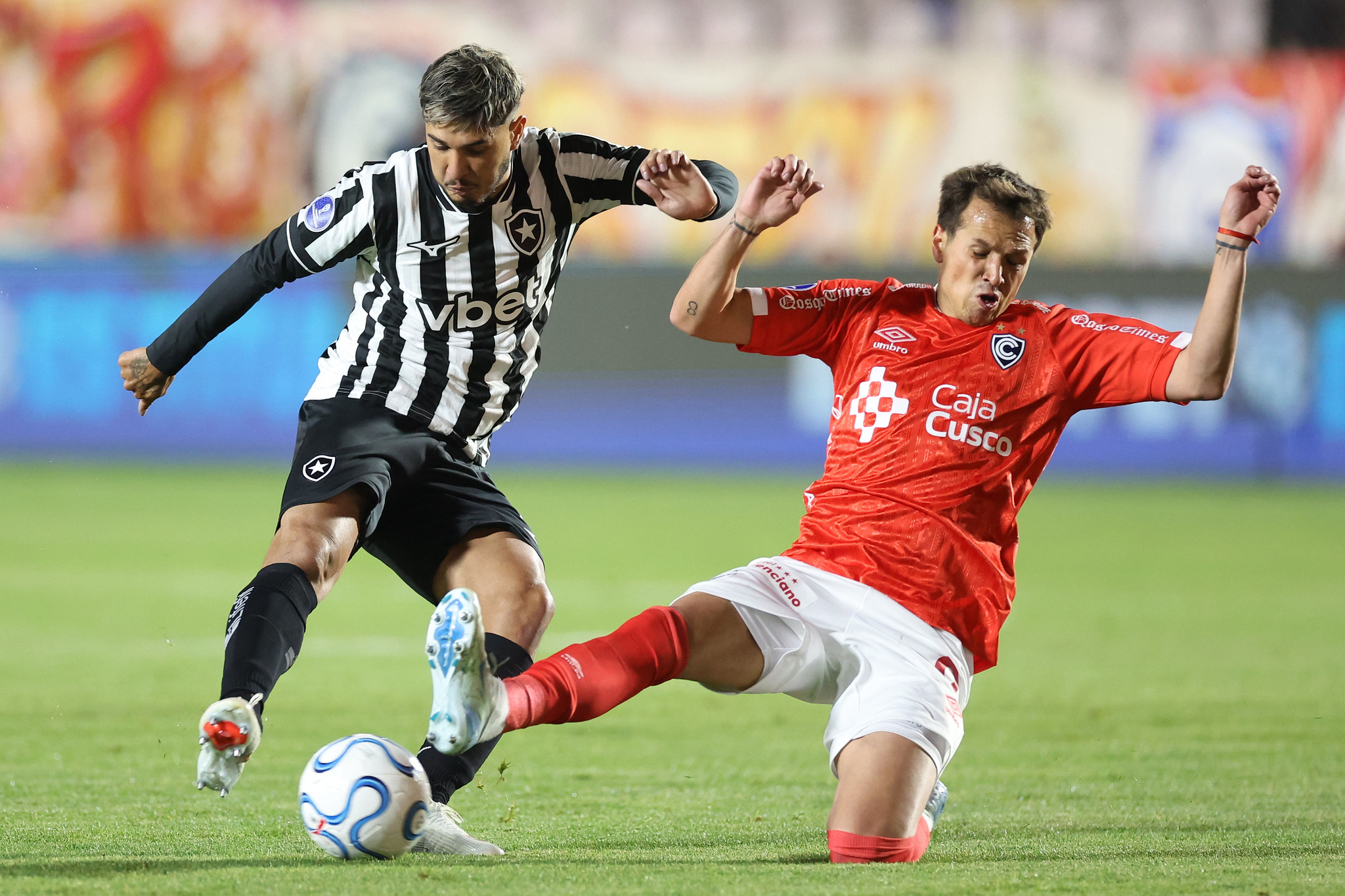 botafogo-x-cienciano-pela-sul-americana:-veja-onde-assistir-ao-vivo-e-provaveis-escalacoes