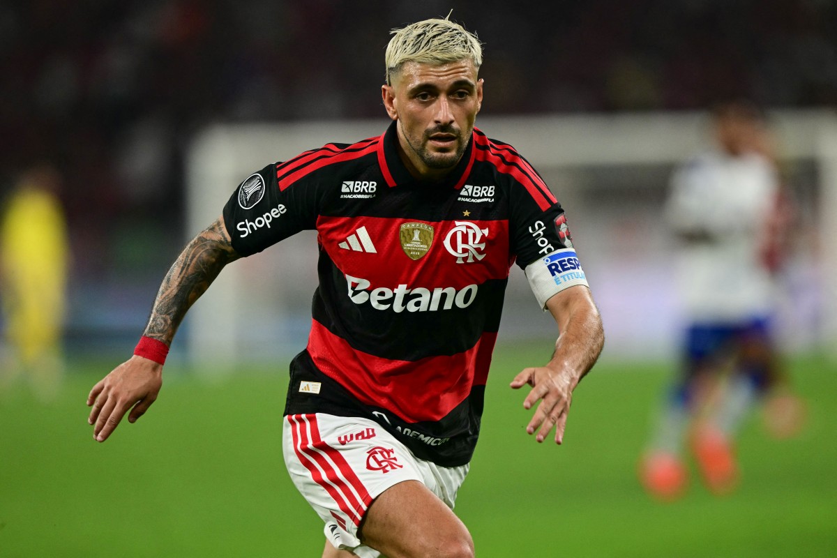 arrascaeta-finaliza-com-perfeicao-e-abre-o-placar-para-o-flamengo;-veja-o-lance