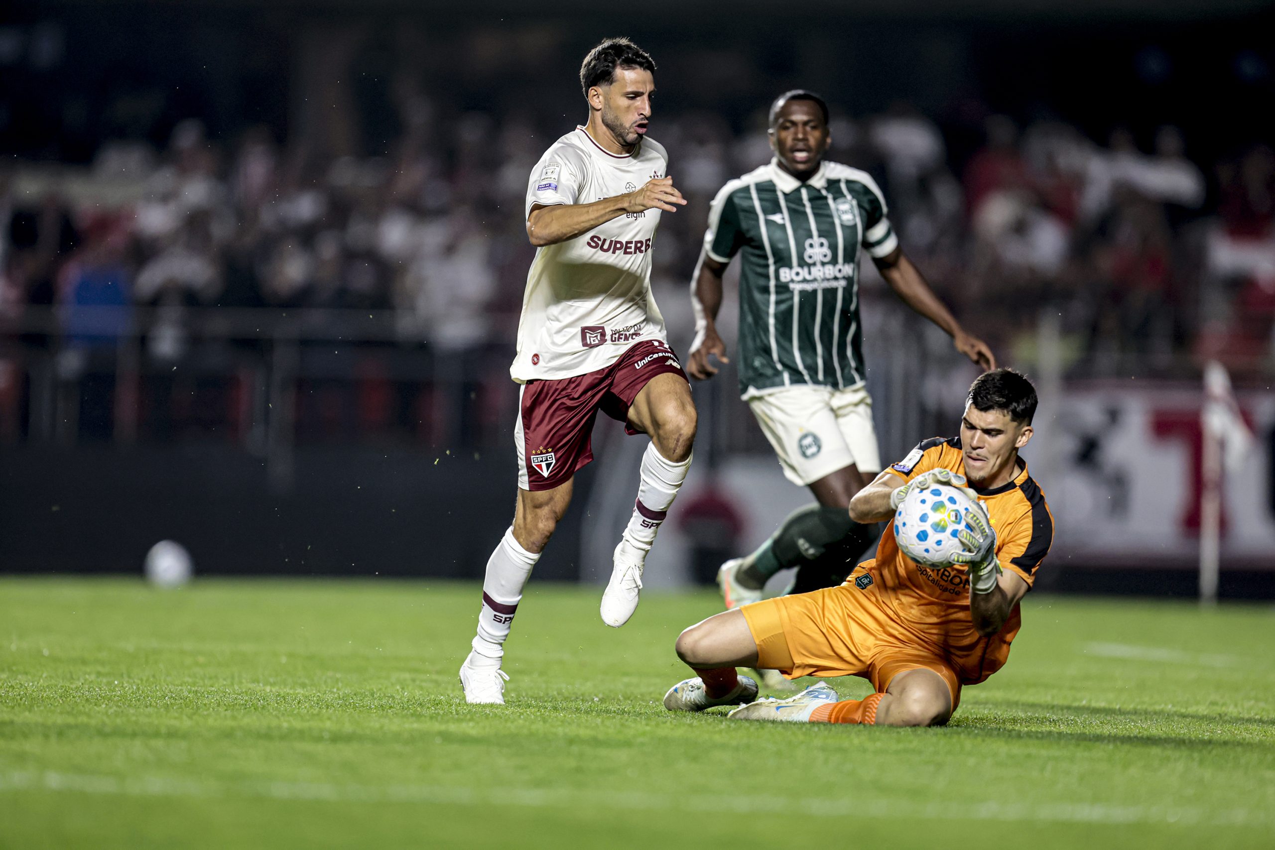 cbf-reconhece-erro-em-penalti-nao-marcado-para-o-sao-paulo-contra-o-coritiba