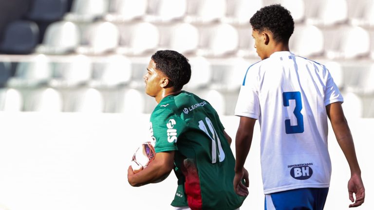 de-virada,-palmeiras-goleia-cruzeiro-e-assume-a-ponta-do-brasileiro-sub-17