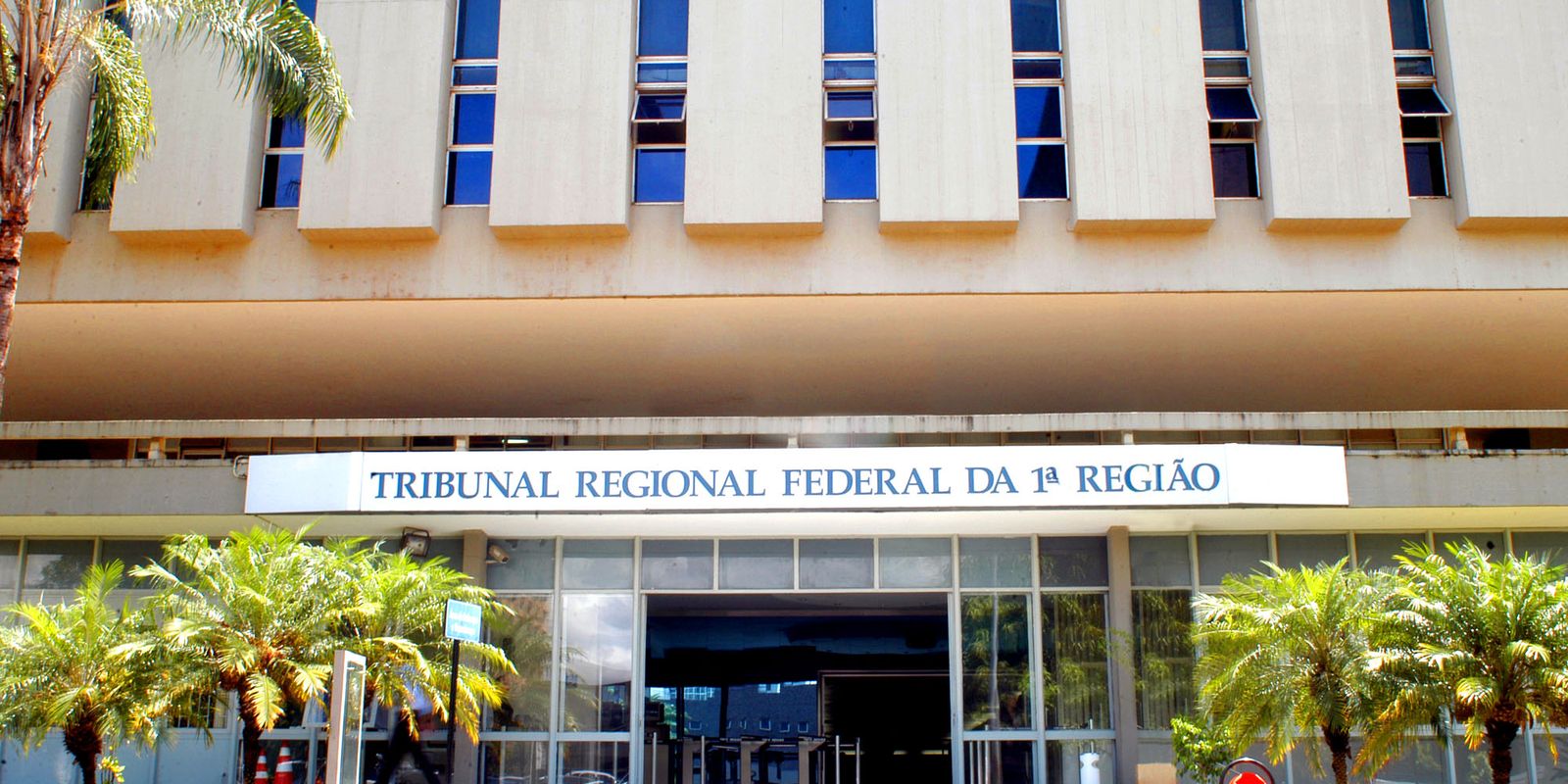justica-suspende-regra-que-permite-dentista-fazer-harmonizacao-facial