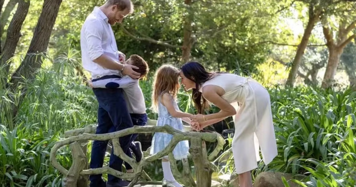 principe-harry-e-meghan-markle-retornam-ao-reino-unido-apos-rompimento-com-a-realeza