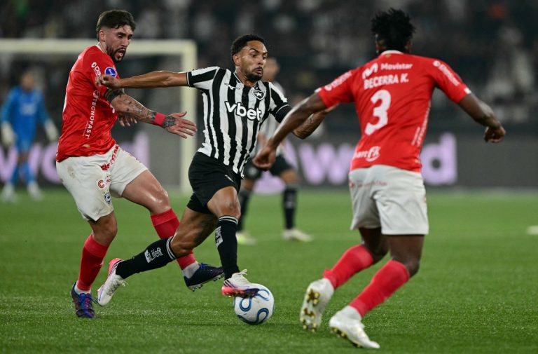 veja-as-fotos-de-botafogo-x-cienciano-pela-sul-americana
