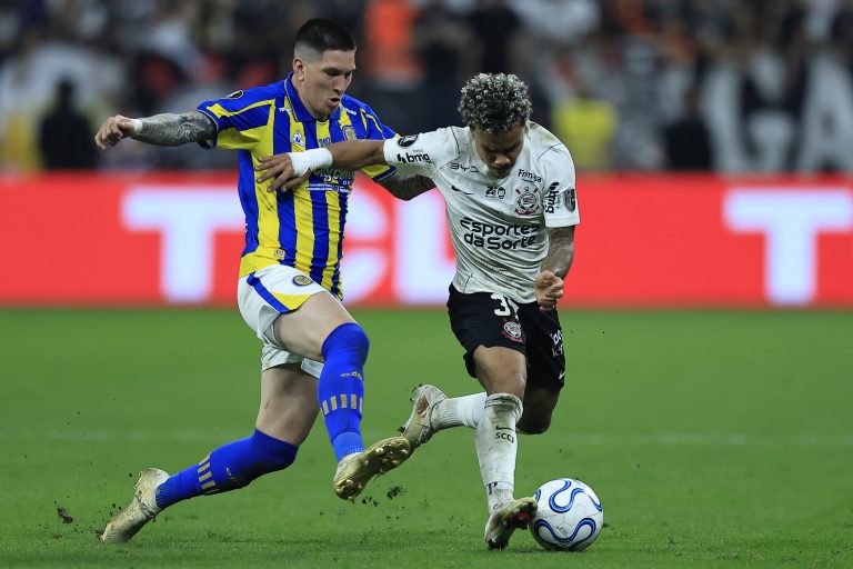 destaque-do-corinthians-na-libertadores,-kaio-cesar-valoriza-entrega-em-classificacao