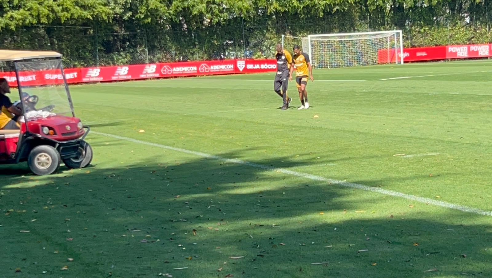 victor-sa-tem-entorse-no-tornozelo-e-vira-duvida-no-sao-paulo-contra-a-chapecoense