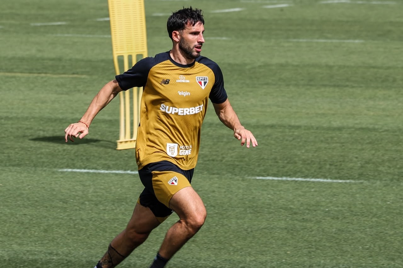 desfalcado,-sao-paulo-fecha-preparacao-para-pegar-a-chape;-veja-provavel-escalacao