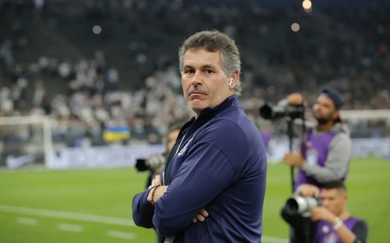 vice-do-corinthians-responde-indireta-de-memphis-em-clipe:-“rapper-contratado-para-jogar-bola”