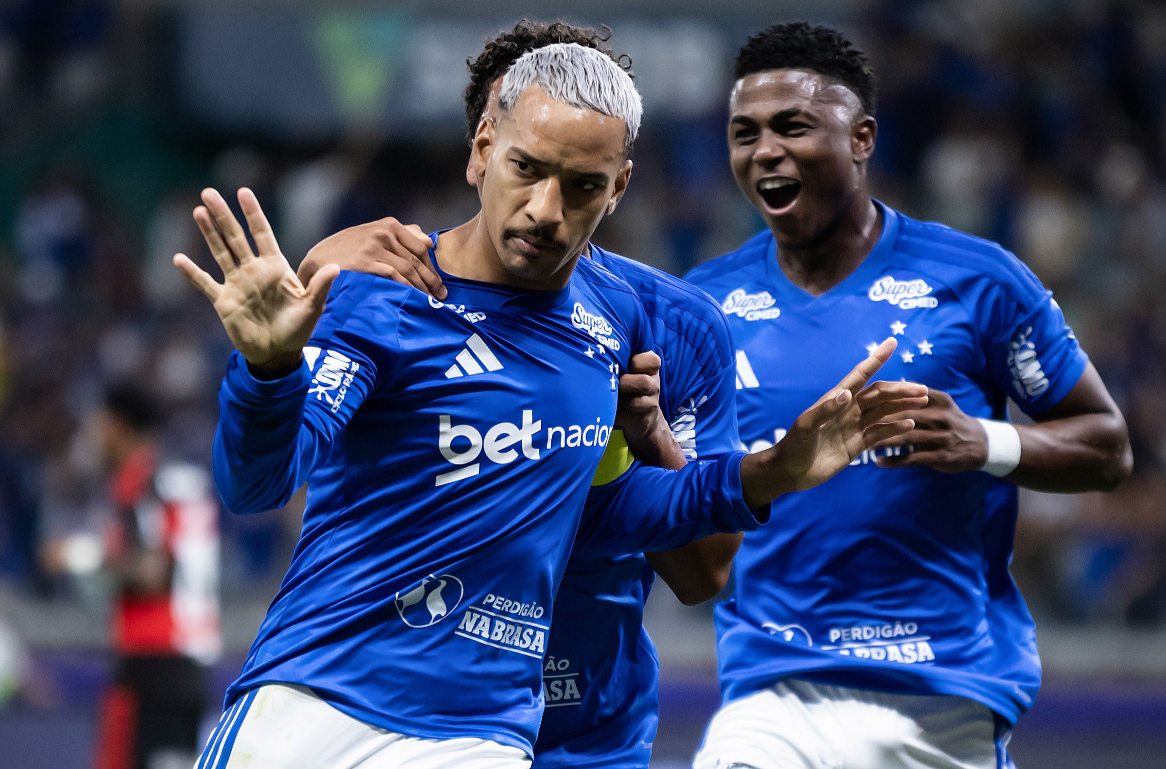 flamengo-toma-virada-do-cruzeiro,-e-palmeiras-pode-aumentar-vantagem-na-ponta