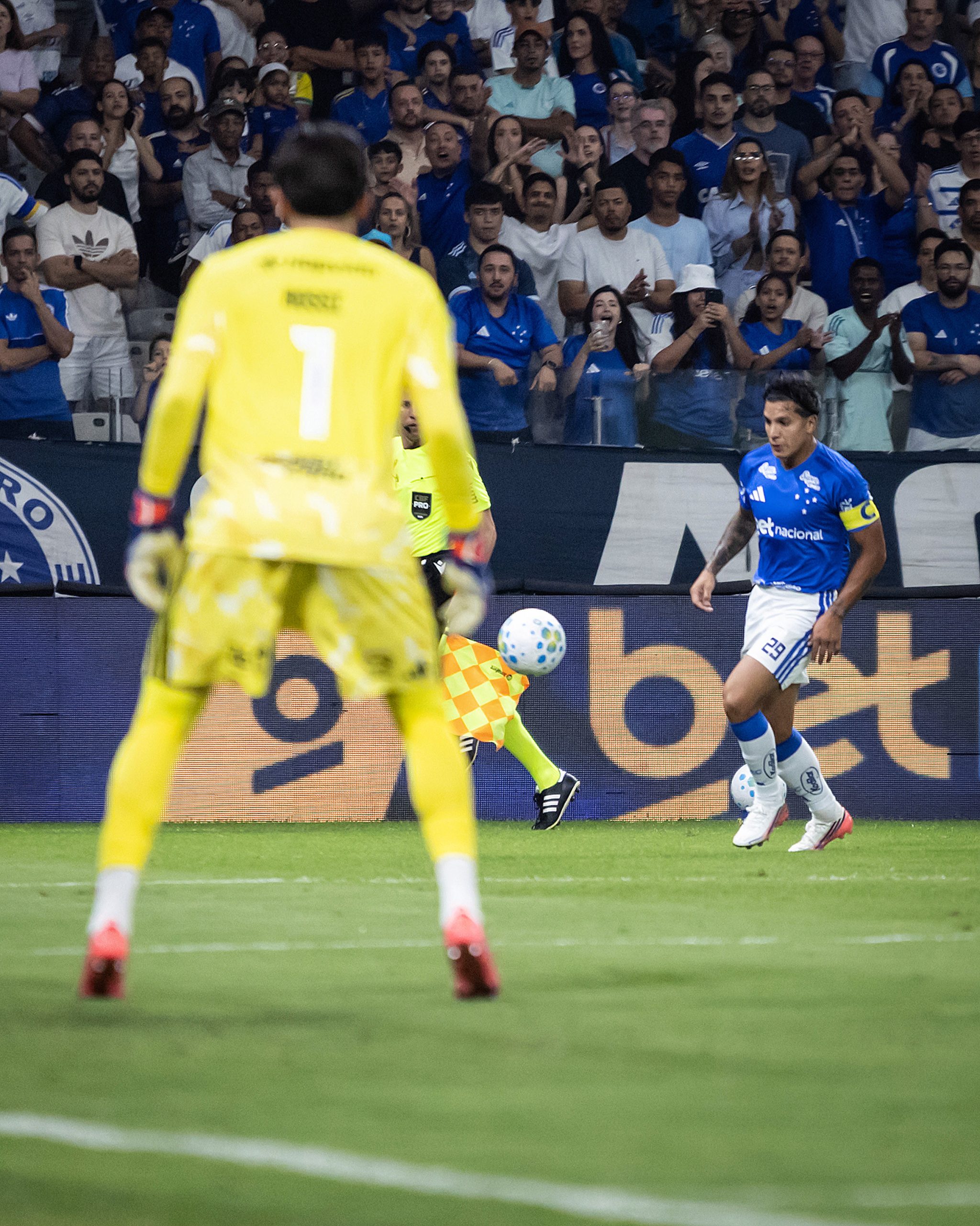cruzeiro-x-flamengo:-veja-fotos-do-jogo-pela-24a-rodada-do-campeonato-brasileiro