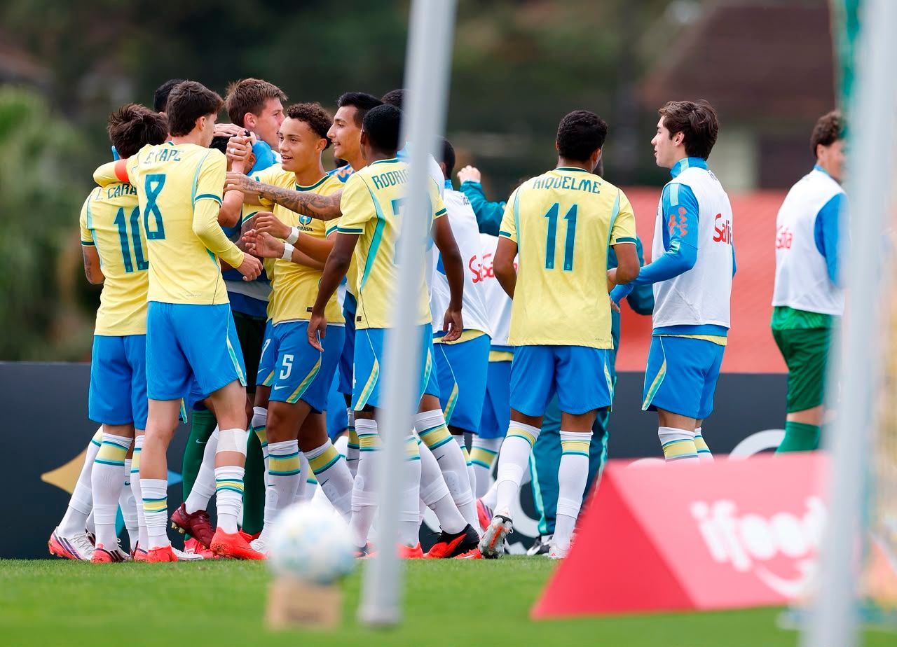 selecao-sub-17-domina-venezuela-com-um-a-menos-e-fecha-serie-de-amistosos-com-100%