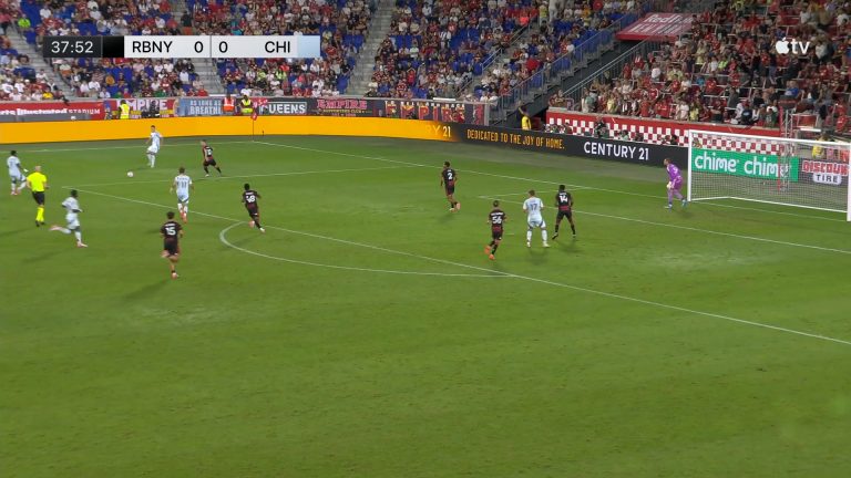 astro-suico-marca-um-golaco-de-cobertura-para-o-chicago-fire-fc;-veja-gol