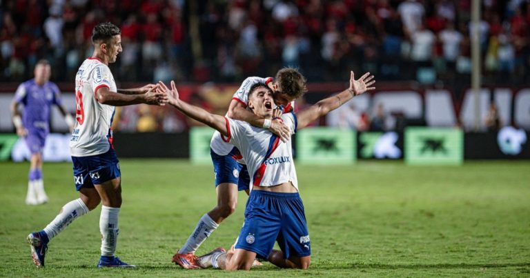alejo-veliz-e-jean-lucas-marcam,-e-bahia-vence-vitoria-no-barradao-pela-1a-vez-no-brasileirao