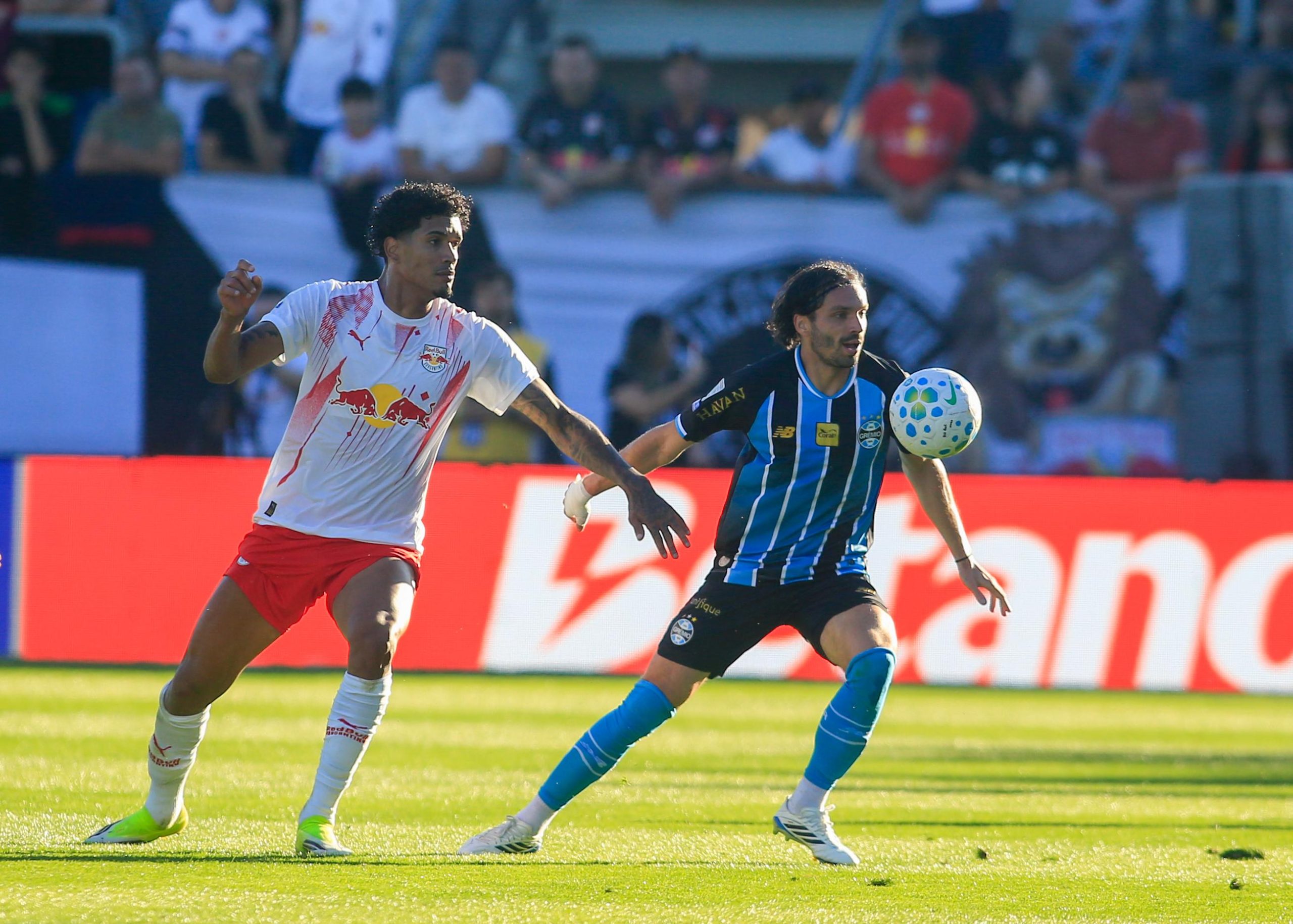 gremio-toma-gol-nos-acrescimos-e-perde-do-bragantino-pelo-brasileirao