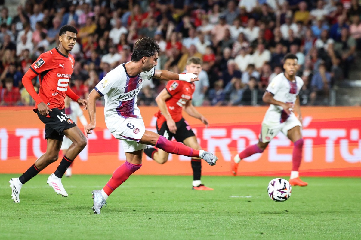 com-dois-de-ferran-torres,-psg-busca-empate-com-rennes-na-estreia-do-frances