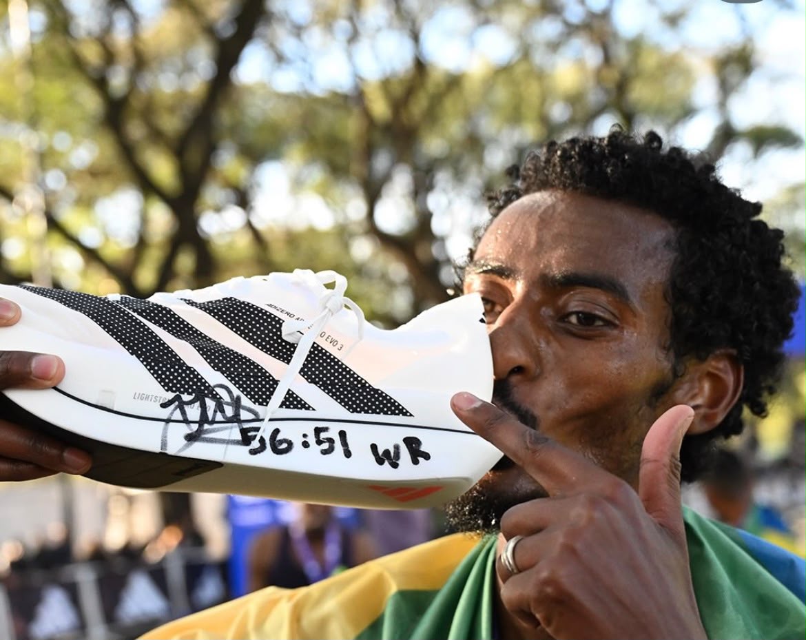 etiope-bate-recorde-mundial-na-meia-maratona-de-buenos-aires