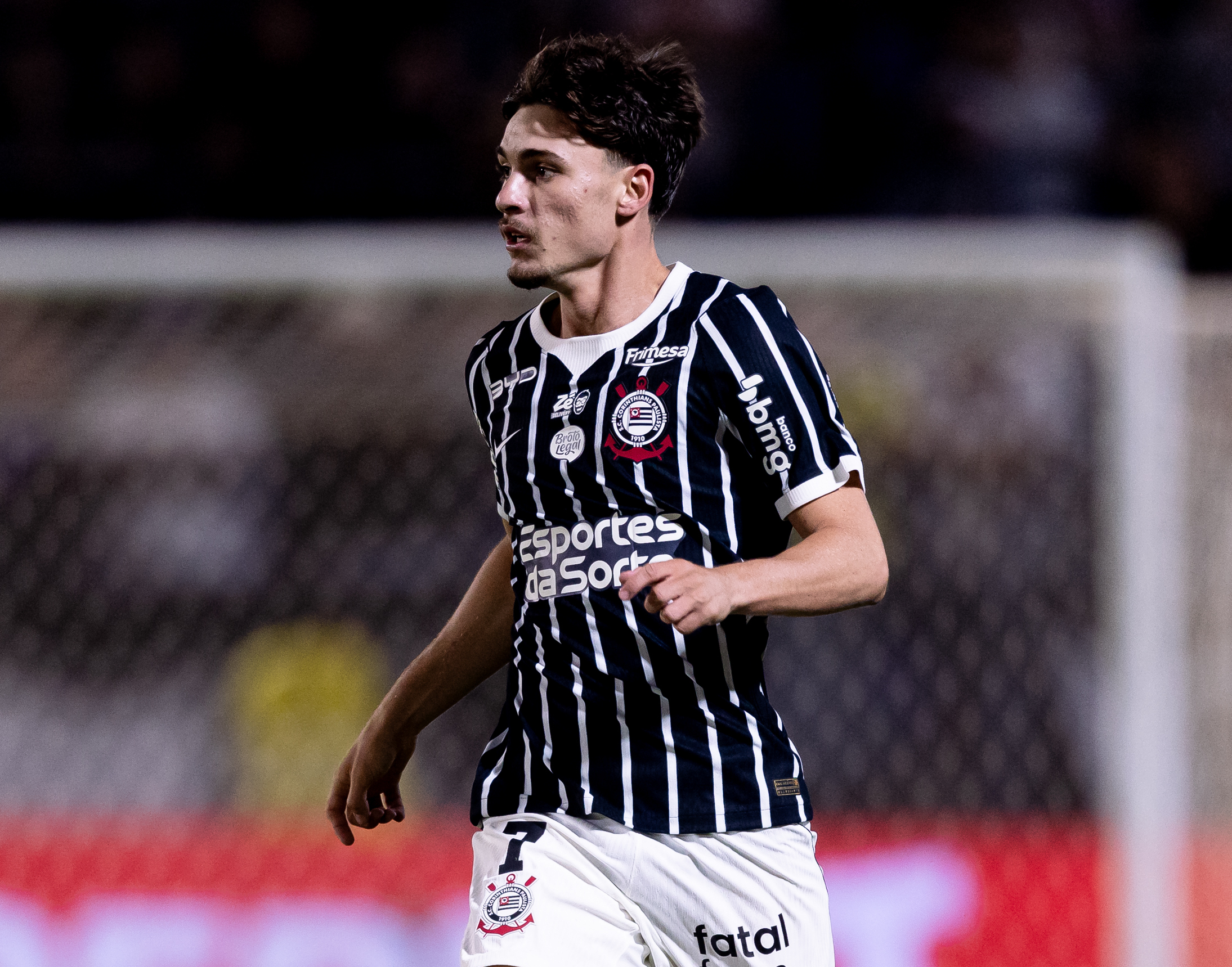 bidon-leva-terceiro-amarelo-e-desfalca-o-corinthians-em-classico-pelo-brasileirao