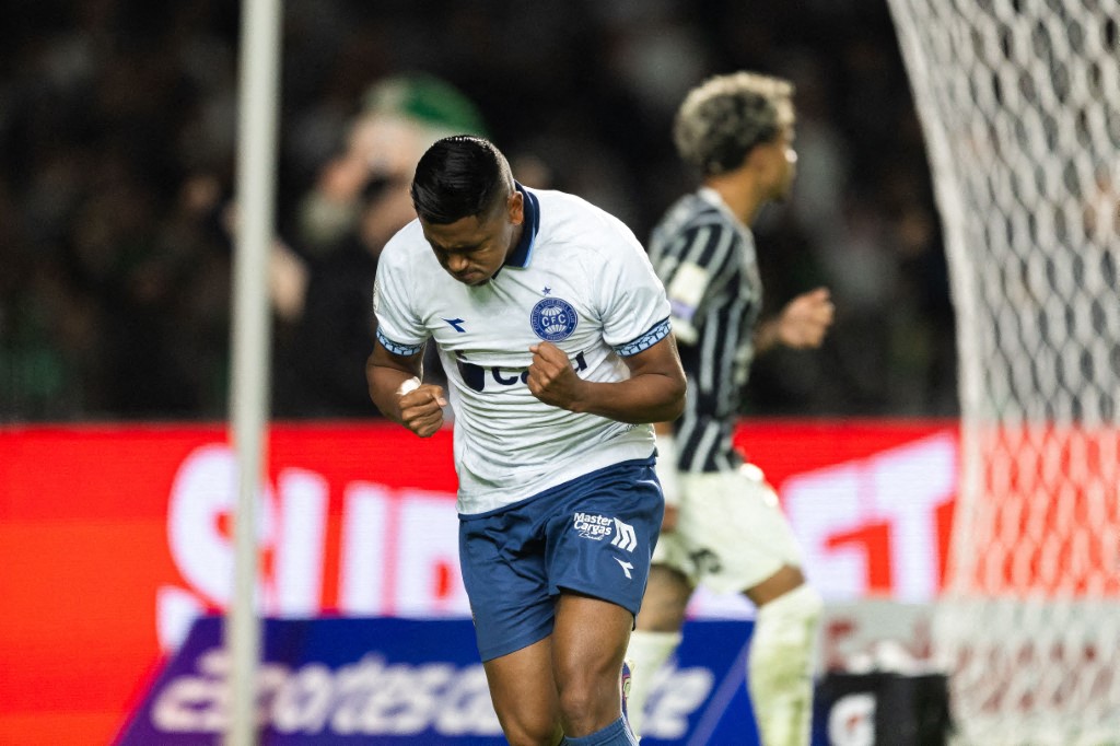 desfalcado,-corinthians-e-superado-pelo-coritiba-e-perde-a-segunda-seguida-no-brasileiro