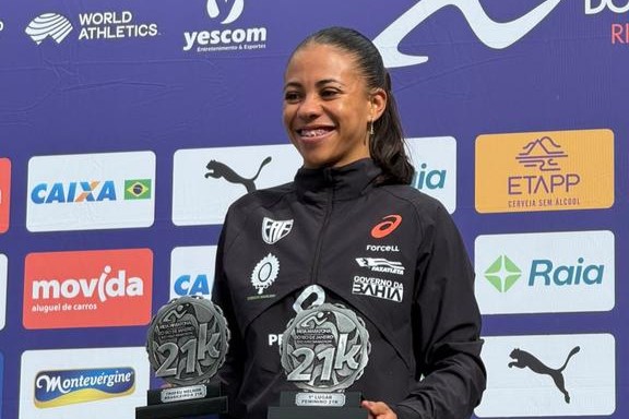 em-buenos-aires,-nubia-de-oliveira-quebra-recorde-brasileiro-da-meia-maratona