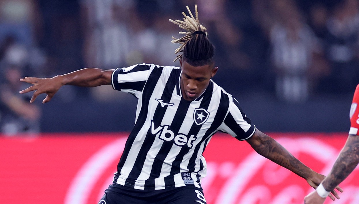 botafogo-x-athletico-pr:-veja-onde-assistir-e-provaveis-escalacoes-do-jogo-pelo-brasileirao