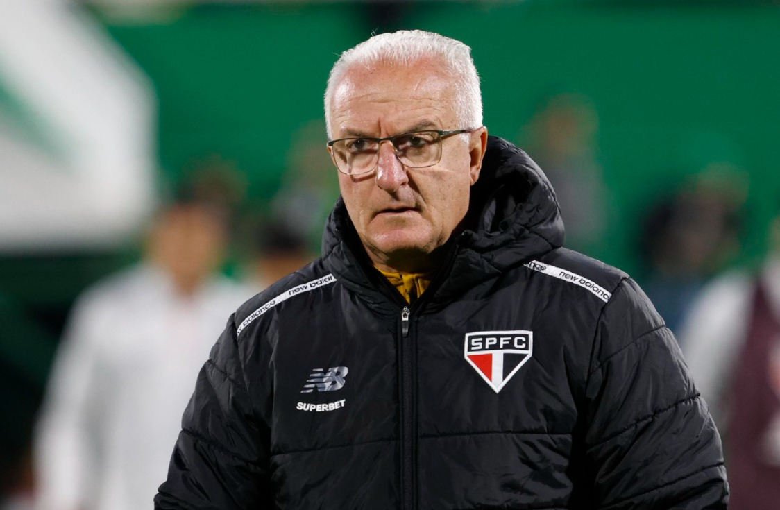 dorival-cobra-mudanca-no-sao-paulo-apos-derrota:-“o-buraco-e-muito-maior”